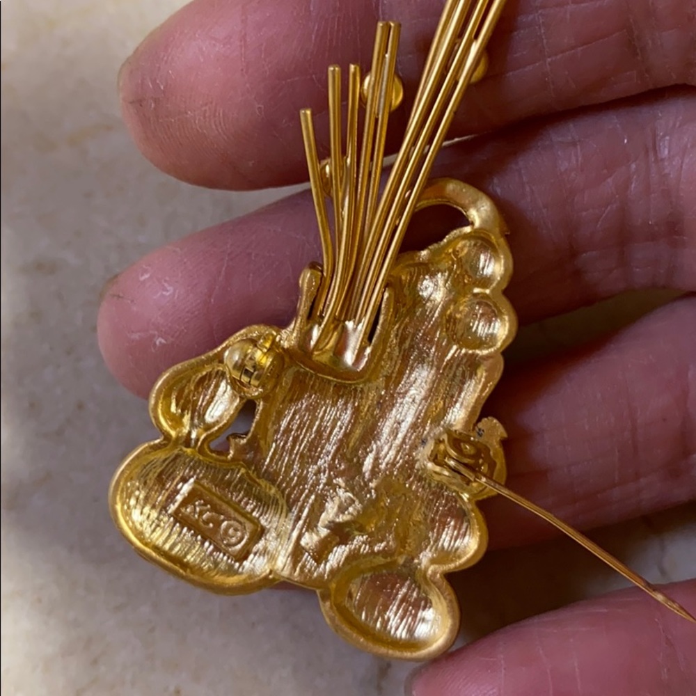 Brooches - Picture 3 of 6